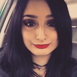 Meet your Posher, Ayesha